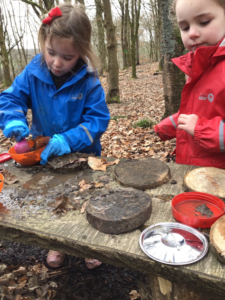 PipersForestSch's tweet image. Reception @PipersPrePrep enjoyed playing in the mud kitchen made by our lovely grounds team. #pipersgrounds #pipersoutdoors