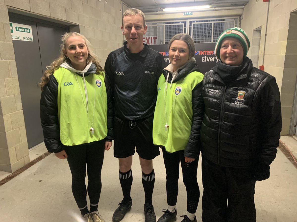 #mayogaa @MayoGAACoaching well done to Grace & Niamh our Ty referees from @brobesch who referred the Half time games on Saturday night in mc hale pk, great advise from official ref Joe McQuillan, @DBFahy @MayoGAA @ConnachtGAA @billymacn
