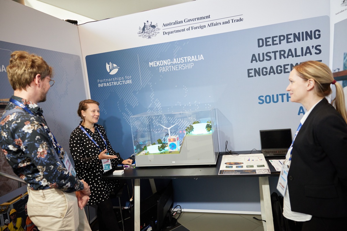 AusAmbBKK's tweet photo. The @DFAT booth @ASEAN-Australia Special Summit Marketplace in Melbourne is showcasing two 🇦🇺 programs – #P4I &amp; #MekongAustraliaPartnership; sharing their great climate and #CleanEnergy work in SEA.

Thanks to @anumedia, @DCCEEW, @aergovau + @CSIRO for🌏support. #ASEAN50AUS https://t.co/1Euf7YVvE0