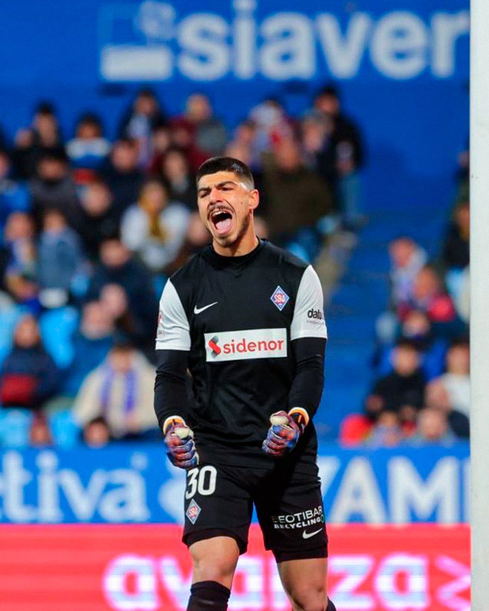 SD Amorebieta (@sdamorebieta) on Twitter photo 🗣️ Victoria 𝐞𝐧 𝐥𝐚 𝐮́𝐥𝐭𝐢𝐦𝐚 ocasión del partido, descripción gráfica.
🧤 <a href="/paablocc1/">Pablo Cuñat Campos</a>
#IlusioBerriBat
#aupaAZULES 🗣️ Victoria 𝐞𝐧 𝐥𝐚 𝐮́𝐥𝐭𝐢𝐦𝐚 ocasión del partido, descripción gráfica.
🧤 <a href="/paablocc1/">Pablo Cuñat Campos</a>
#IlusioBerriBat
#aupaAZULES