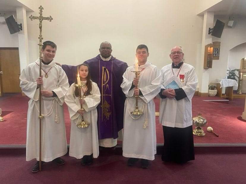 StJosephs_RCC's tweet photo. A wonderful moment seeing our Alter Servers: David (left) Sacha and Caleb enter the Guild of St Stephen in a short enrolment ceremony. Big congratulations to Caleb, who received silver 10 year service medal in recognition of thirteen year service as alter server in our parish. https://t.co/VlbdTI7RUv