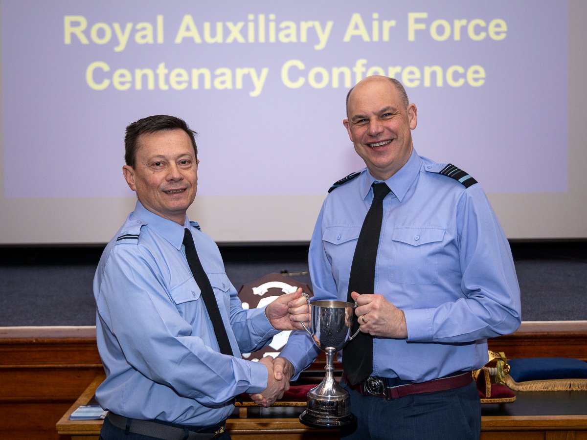 No. 4624 (County of Oxford) Movements Sqn, RAuxAF, based at RAF Brize Norton, has been awarded the Clyde Trophy, presented as part of the #RAuxAF100 Honorary Air Commodore’s, Squadron Commander’s and Warrant Officer’s conference.

Find out more: bit.ly/3T0or0R