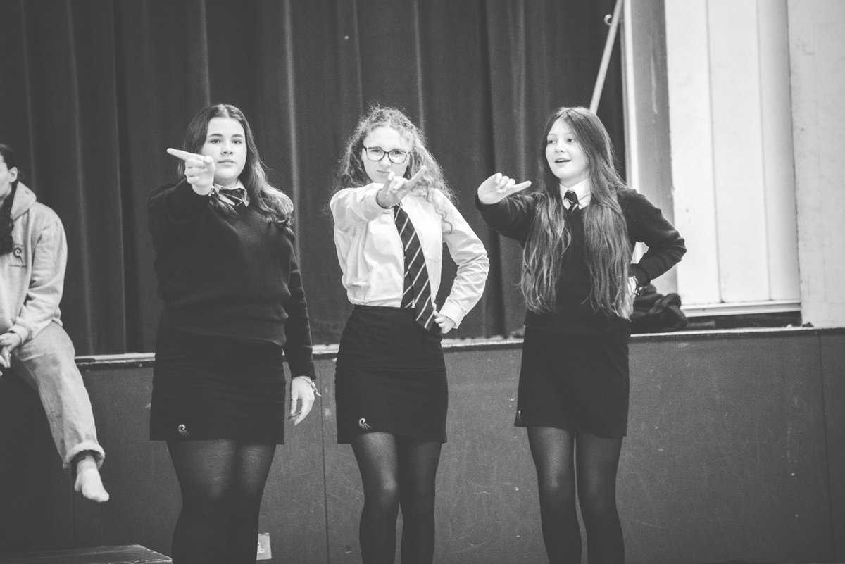 📷IT'S SHOW WEEK! 📷
Don't miss out on the opportunity to book tickets to watch "Everybody's talking about Jamie"
ticketsource.co.uk/fullbrook-scho…
This link can also be found on the Fullbrook website: fullbrook.surrey.sch.uk
#everybodystalkingaboutjamie #studentsuccess #inspired2achieve