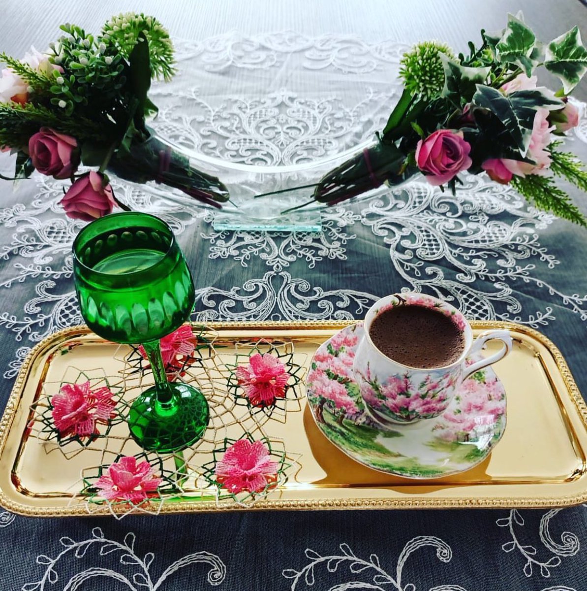 didemvey's tweet image. Görüşme arası kahve molası🌺
Ne olursa olsun sunum önemlidir🌺
Çünkü;
Her insan kendine yakışanı yapar, 
Kalite, görgü, ahlak ve asalet asla tesadüf değildir ve sonradan öğrenilmez.

#ButFirstCoffee
#WorkMotivation