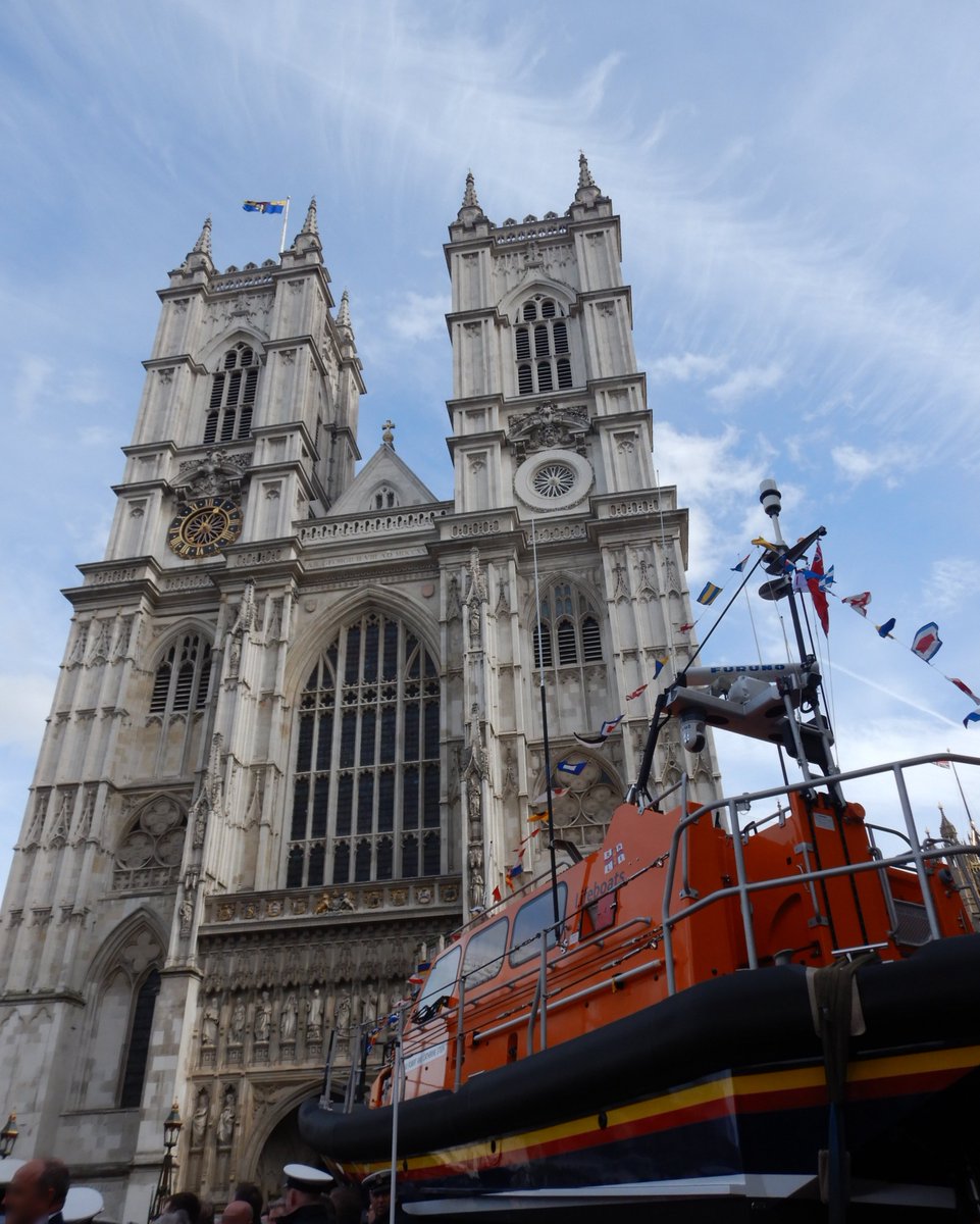 Seven of the charity’s volunteers were proud to represent Littlehampton lifeboat station at Westminster Abbey joining crews and fundraisers from across the UK and Ireland to celebrate the 200th anniversary of the founding of the RNLI. Press release at: rnli.org/news-and-media…