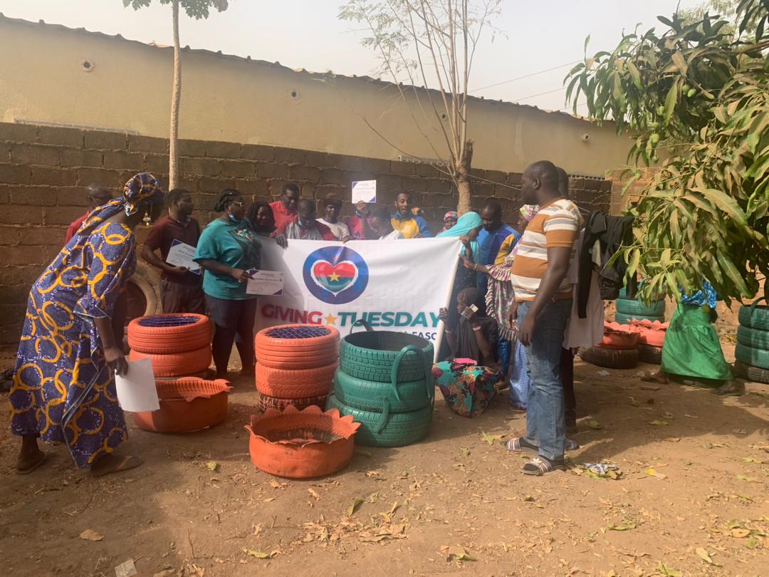 GivingTueAfrica's tweet image. Kudos to @GivingTuesday Burkina Faso for turning old tires into awesome trash bins &amp;amp; chairs, creating jobs &amp;amp; teaching valuable skills. A big thank you to everyone who contributed! 
#RecyclingRocks #YouthEmpowerment #GivingTuesday #GivingTuesdayAfrica
