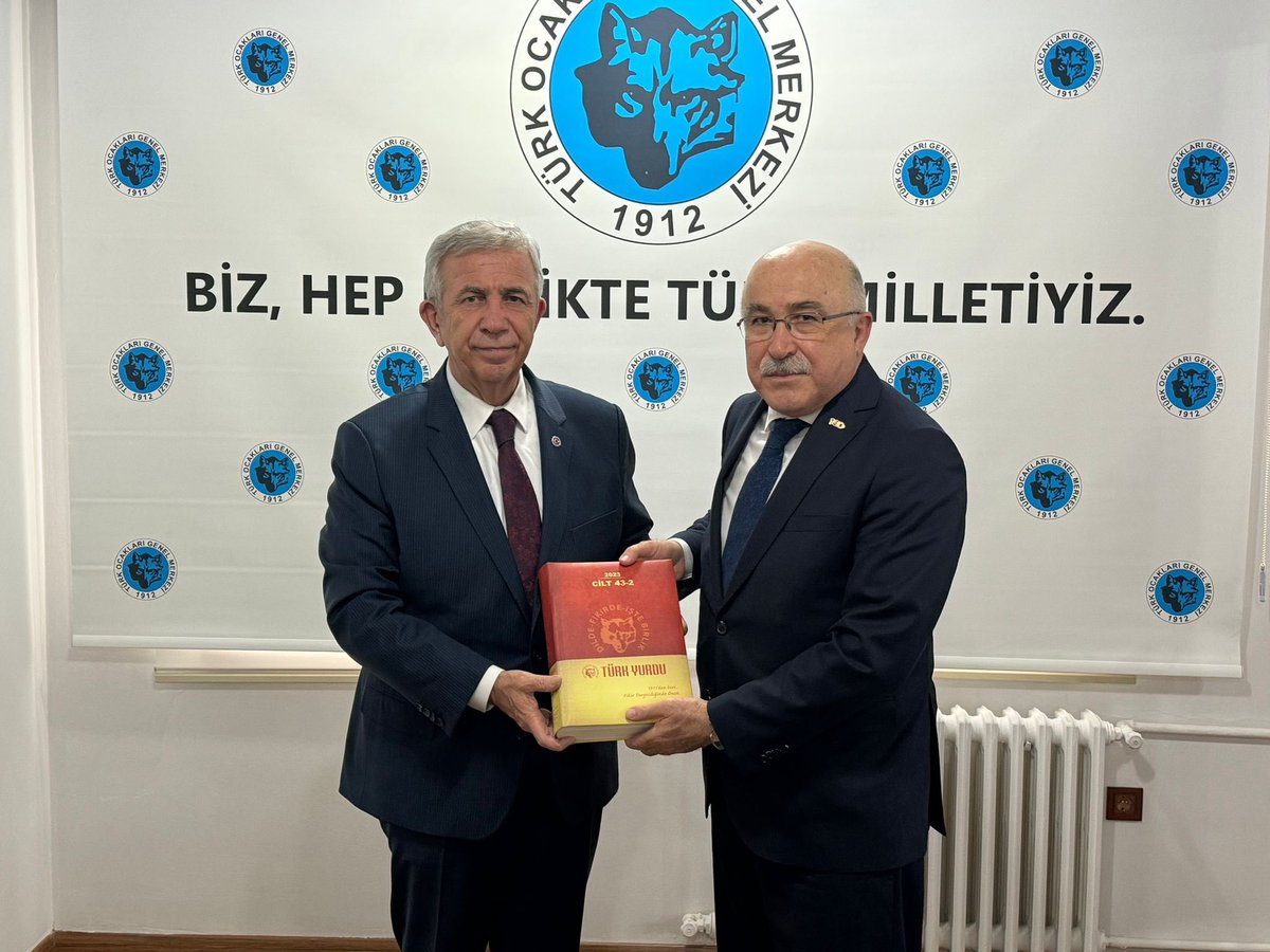 Türk Ocakları Genel Merkezini ziyaret ettik. 

Sn. Genel Başkan Prof. Dr. Mehmet Öz'e misafirperverlikleri için teşekkürlerimi iletiyorum.