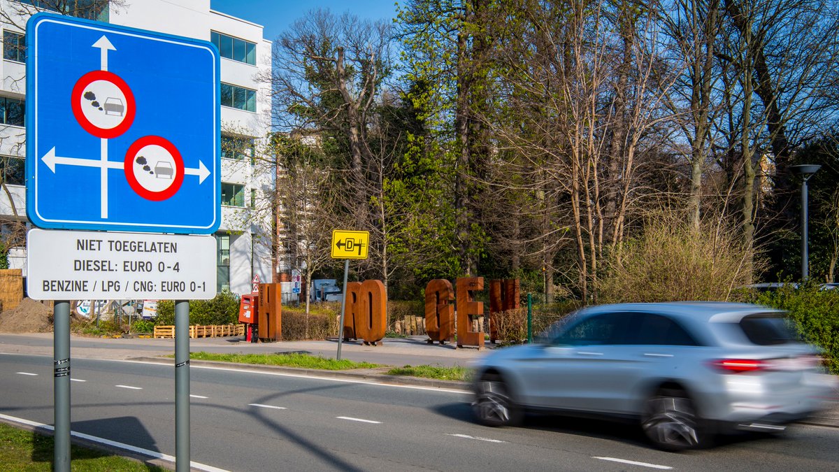 Stad Antwerpen vraagt coherent beleid op Europees niveau voor handhaving toegangsbeperkingen tot stedelijke centra. <a href="/EUROCITIES/">Eurocities</a> <a href="/POLISnetwork/">POLIS</a>  Lees meer: metkennisvanzaken.be/2024/03/05/sta…