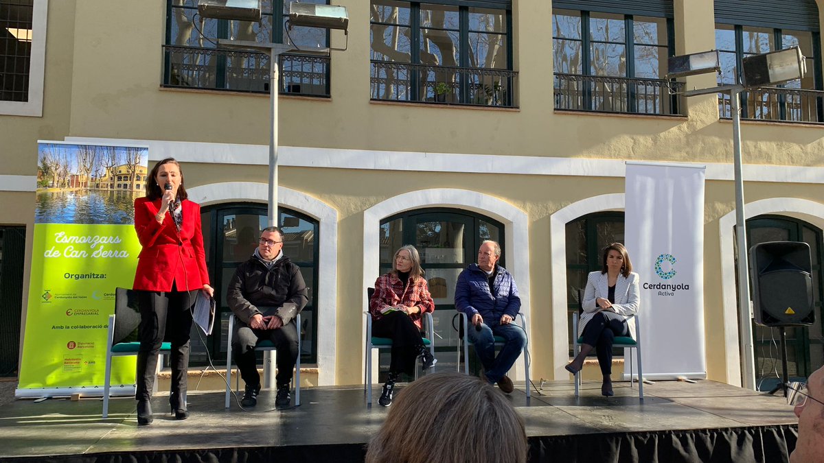 📌Avui assistim a l'esmorzar empresarial organitzat per <a href="/Cerdanyola/">Cerdanyola</a> per parlar sobre:
"La intel·ligència artificial a l'empresa".📲

🗣️Amb Núria Infiesta de <a href="/RoboticsYasyt/">YASYT</a>, Meritxell Bassoles del <a href="/CVC_UAB/">CVC_UAB</a>, David Monreal de Monreal &amp; meadow i Xavi Muñoz-Pascual d'<a href="/Onalabs_InnoHub/">Onalabs</a>.