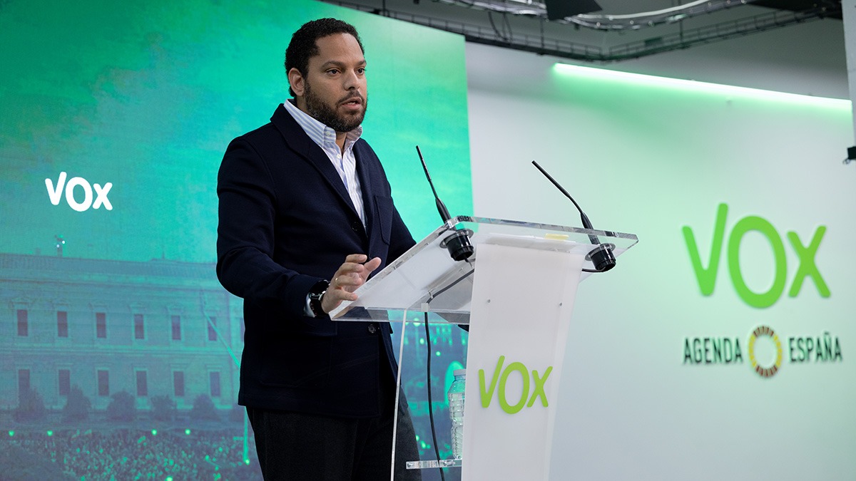edgar___es's tweet photo. ⚠️🇪🇦 IMPORTANTE. 
El secretario general de VOX, Ignacio Garriga, exige la dimisión inmediata de Sánchez:

“El Gobierno de España está en manos de una trama mafiosa”.

💥 ¡RT! Si tú también quieres que Sánchez dimita y acabe en prisión. https://t.co/sTfACIcoKJ