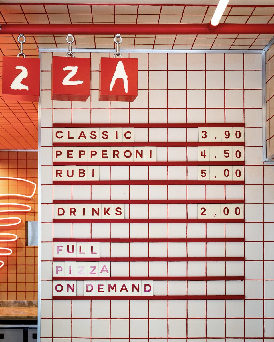 ParisBouge's tweet image. Avec Jay's Pizza, la pizza new-yorkaise a son adresse à Paris. Lire la suite : parisbouge.com/restaurants #newyorkpizza #nypizza #nystylepizza #newyorkstylepizza #pizzanyc #pizzaparis #bestpizza #restaurant #restaurantparis #restaurantphotography #paris10