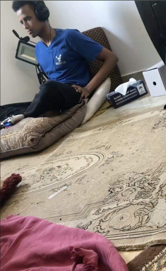 يا الربع عدنا من جديد 🔥🔥🔥🔥

هذي بدايتي وهذا اول سيت اب مع التكاية الاسطوري (بنزلها بمزاد قريباً 🤑🤑) 

مقطع جديد لاسوء سيت اب 😷
ارسلنا صور وفيدوهات للسيت اب حقك تحت بالتعليقات 🖥️
واسوء سيت اب راح اعطيه ٢٠٠٠$ دولار او اجددله السيت اب بالكامل 😍🤑🔥

عارفين الشروط الي ما يسوي