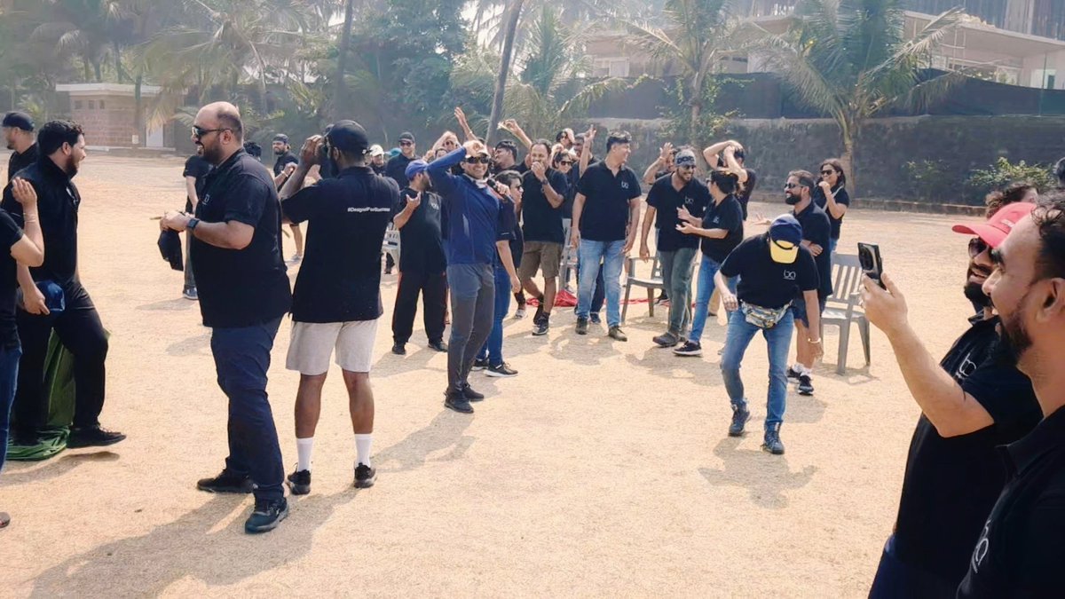 shaykhshadab's tweet image. Best Corporate Team building Anchor Shadab Shaikh Games 

#gamehost #anchorshadabshaikh #masterofceremony #emcee #anchor  #compere #weddinghost #EventAnchor #corporateemcee #mc #presenter #vj #host #birthdayparty #eventplanners #partyhost #showstopper #standupcomedian #funny