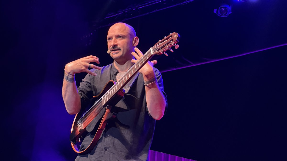 Troubadour, musician, and community catalyst Jurgis Didziulis made the crowd sing and groove as he closed TEDxGateway 2024, leaving folks on a happy high! @JurgisDid #TEDxGateway2024