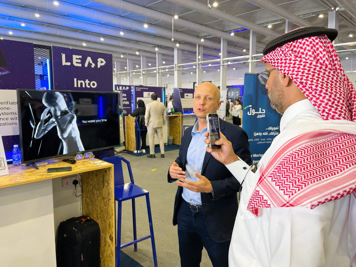 empe_io's tweet photo. Our first day at #LEAP 2024 (@LEAPandInnovate) was packed with meaningful meetings, vibrant interactions, and valuable connections 💼🤝

#techevent #techInnovation #connections #Empeiria #DataOfTheFuture