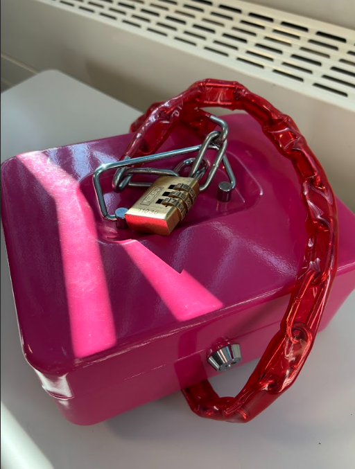 stdavidsHSmaths's tweet photo. PADLOCK CHALLENGE 🔐
The answers from each question helped us crack the code on the padlock. Once opened students found a merit waiting for them inside🌟 💫 https://t.co/O1xwJlMMOm