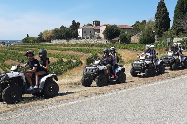 VisitFVG's tweet photo. Prova l’emozione di guidare il quad tra colline, vigneti e strade bianche nei dintorni di #Buttrio😍
Scopri l'esperienza 👉 https://t.co/9AGnLJVUwA
#iosonofvg #fvglive https://t.co/J9lIsZWWcy