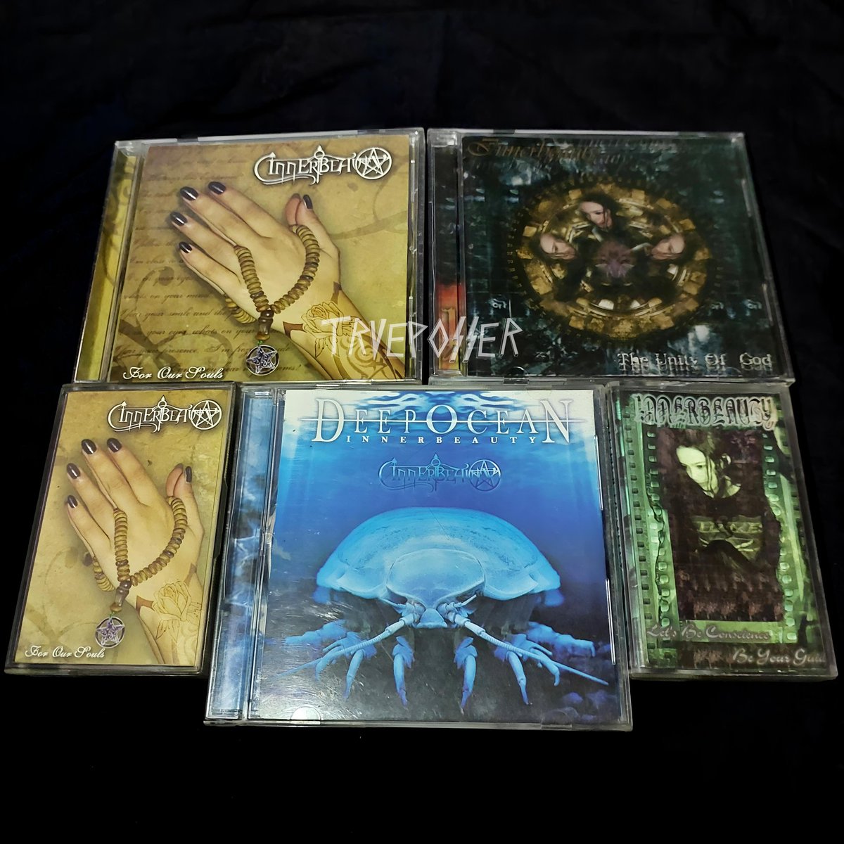 Innerbeauty
idr 666.777
linktr.ee/kios.posser

Semuanya bekas, mulus
The Unity of God 2003
Bloodbath (Japan)

Lets Be Conscience Be Your Guide 2003
Bizzare Sound Prod

CD For Our Souls 2006
ZR Prod/ Sony Bmg

Kaset For Our Souls 2007
ZR Prod/ Sony Bmg

Deep Ocean 2012
59 Prod