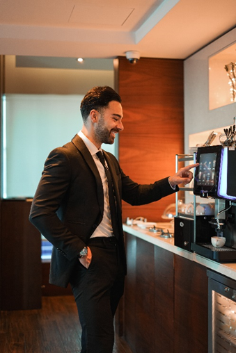 RoseRayhaanDXB's tweet photo. Fueling up with a cup of ambition on Club Rotana floor before diving into productive meetings.
#clubrotana #business #Coffee https://t.co/WTMpsKsBR2