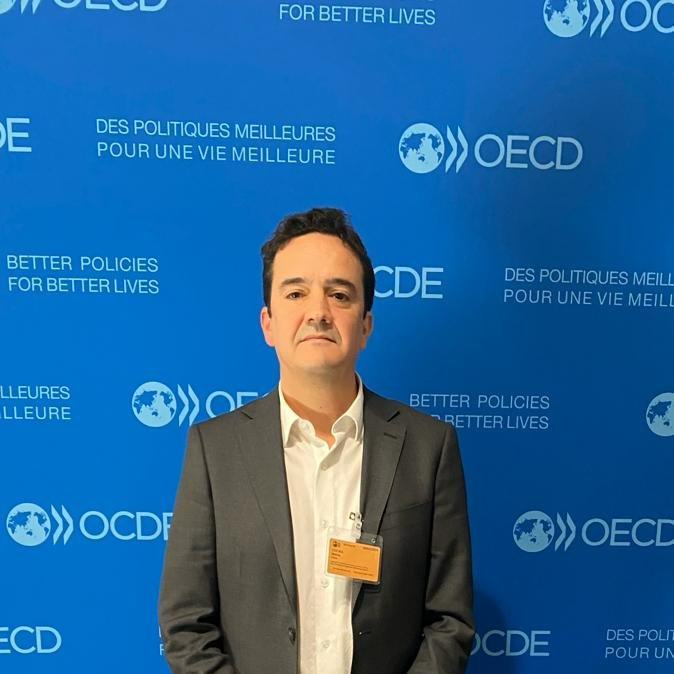 Chile OECD (@chileoecd) on Twitter photo Ayer, el jefe de la División de Observatorio Social <a href="/subsevalusocial/">Subsecretaría de Evaluación Social</a>, Matías Cociña y <a href="/ChileOECD/">Chile OECD</a> participaron de la conferencia internacional "Nuevas fronteras en la medición del bienestar subjetivo", de la <a href="/OECD/">OECD ➡️ Better Policies for Better Lives</a>. Ayer, el jefe de la División de Observatorio Social <a href="/subsevalusocial/">Subsecretaría de Evaluación Social</a>, Matías Cociña y <a href="/ChileOECD/">Chile OECD</a> participaron de la conferencia internacional "Nuevas fronteras en la medición del bienestar subjetivo", de la <a href="/OECD/">OECD ➡️ Better Policies for Better Lives</a>.