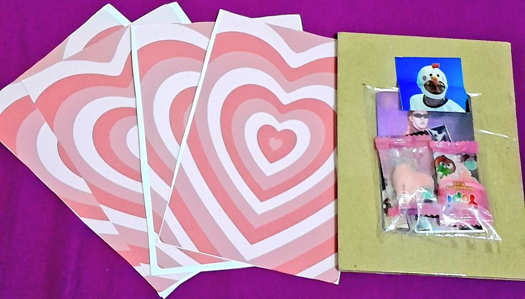 MillitaryWifee's tweet photo. Hallo ka @oktaastridtias pacar aku sdh sampai dgn selamat, ya Allah ini PCnya ganteeeengggg banggeetttt mau nangissss😭😭💗💗
Freebiesnya juga banyakkk lucu²😭🥰
terima kasih banyak ka, semoga sehat selalu &amp; lancar rezekinya kaa, Aamiin🤲🤍
Bahagia selalu untuk kakanya☺️🥰💜💜💜 https://t.co/NANdvsVfHY