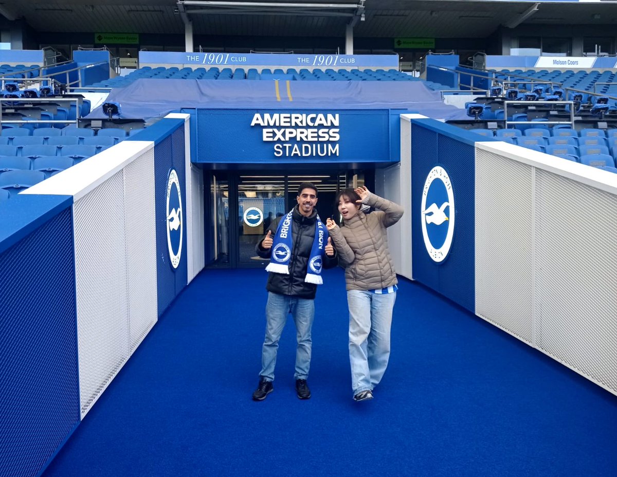 What a fantastic Friday we had, enjoying a guided tour of the AMEX Stadium and visiting the dressing room of our local premiership team - Brighton & Hove Albion FC! ⚽✨ #elcbrighton #elcschools #studyabroad #amexstadium #brightonhovealbion