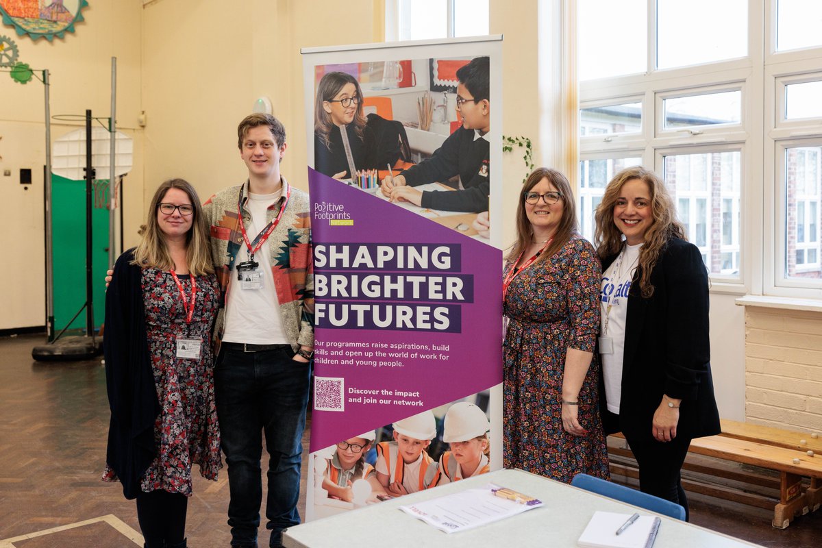 👷🏽‍♀️Inspiring the next generation of #WomenInConstruction. We were delighted to join forces with <a href="/Lovell_UK/">Lovell</a>, <a href="/positive_fpn/">Positive Footprints </a>, @EcogeeUK and other partners for a careers event dedicated to shattering stereotypes in the construction industry.

➡️Read more: cobalthousing.org.uk/2024/03/empowe…