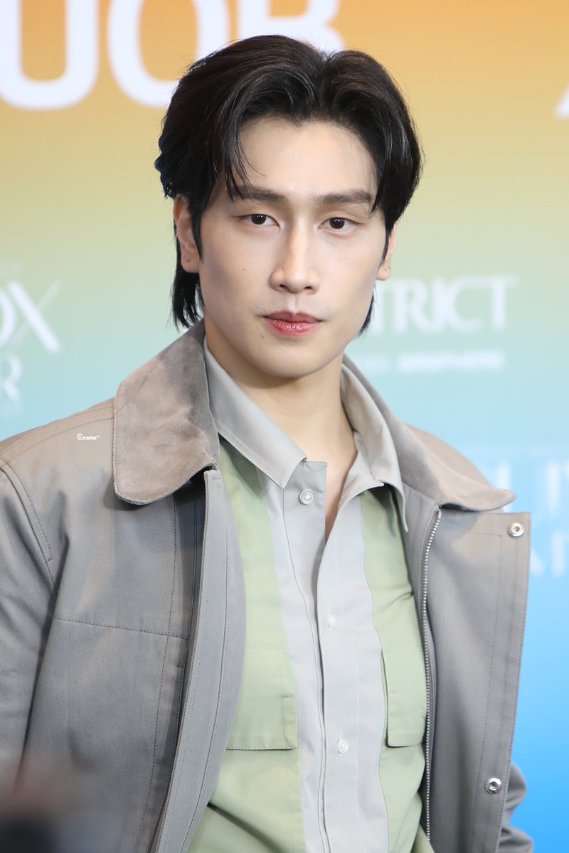 ChottoTH's tweet photo. เอาแบบรูปไม่แต่งไปก่อนเนอะ ไบเบิ้ลหล่อมากค่ะ😭😭😭😭
@biblesumett​
#BibleWichapas​
#EMFASHIONICONXBIBLE https://t.co/v4s03WFrSn