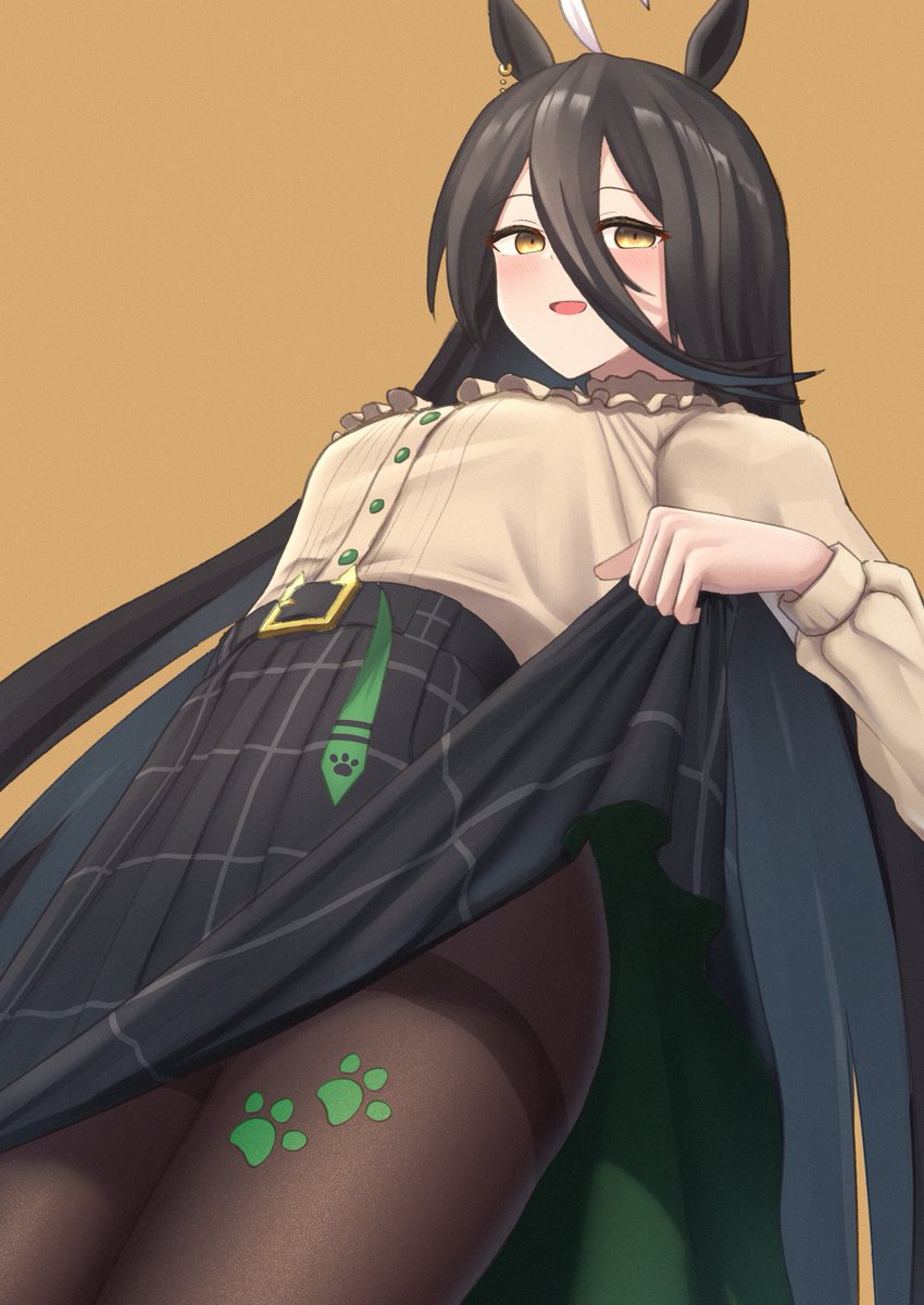 マンハッタンカフェさんお誕生日おめでとうございます
タイツの肉球見せて！（支離滅裂 #ウマ娘