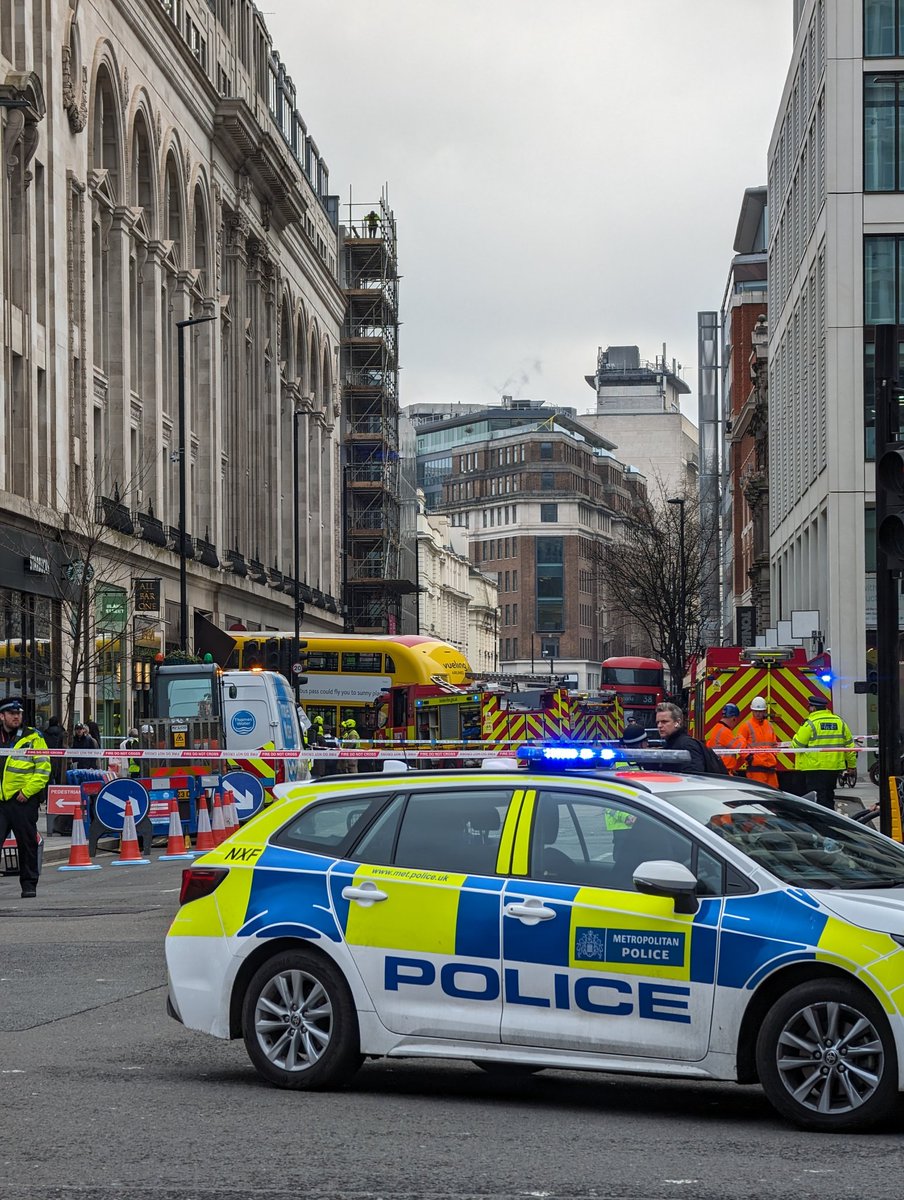 politicians shouldn't lie tweet media