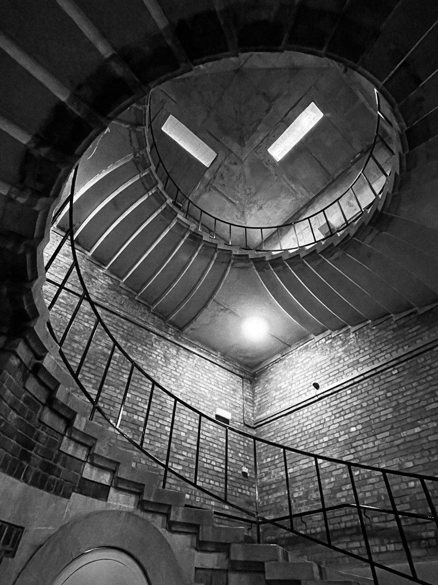 sofiacav's tweet image. When you get to invigilate exams in a cool place.