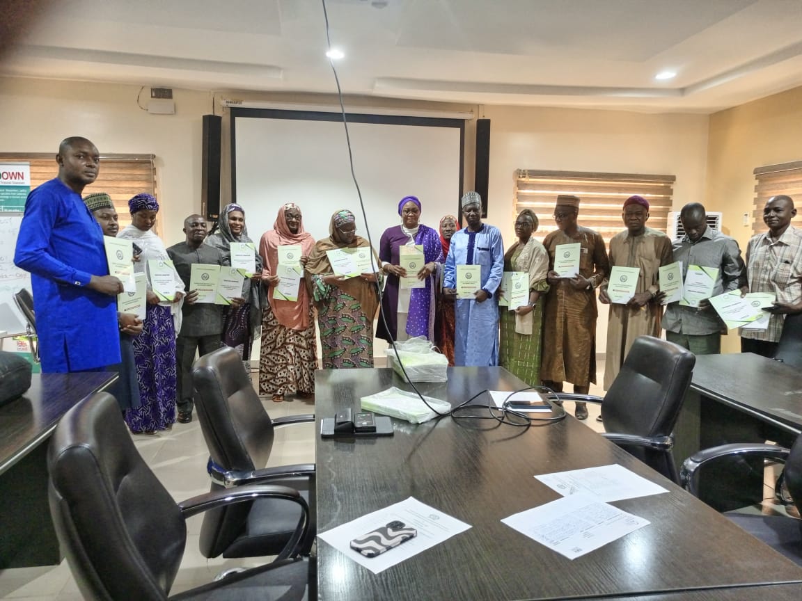 kadmam2015's tweet photo. KADSHMA unveils Service Charter &amp; Operational Guidelines to ensure transparency &amp; promote accountability, enhance availability, accessibility &amp; affordability of essential health commodities in Kaduna. https://t.co/LTAKMJB84x
