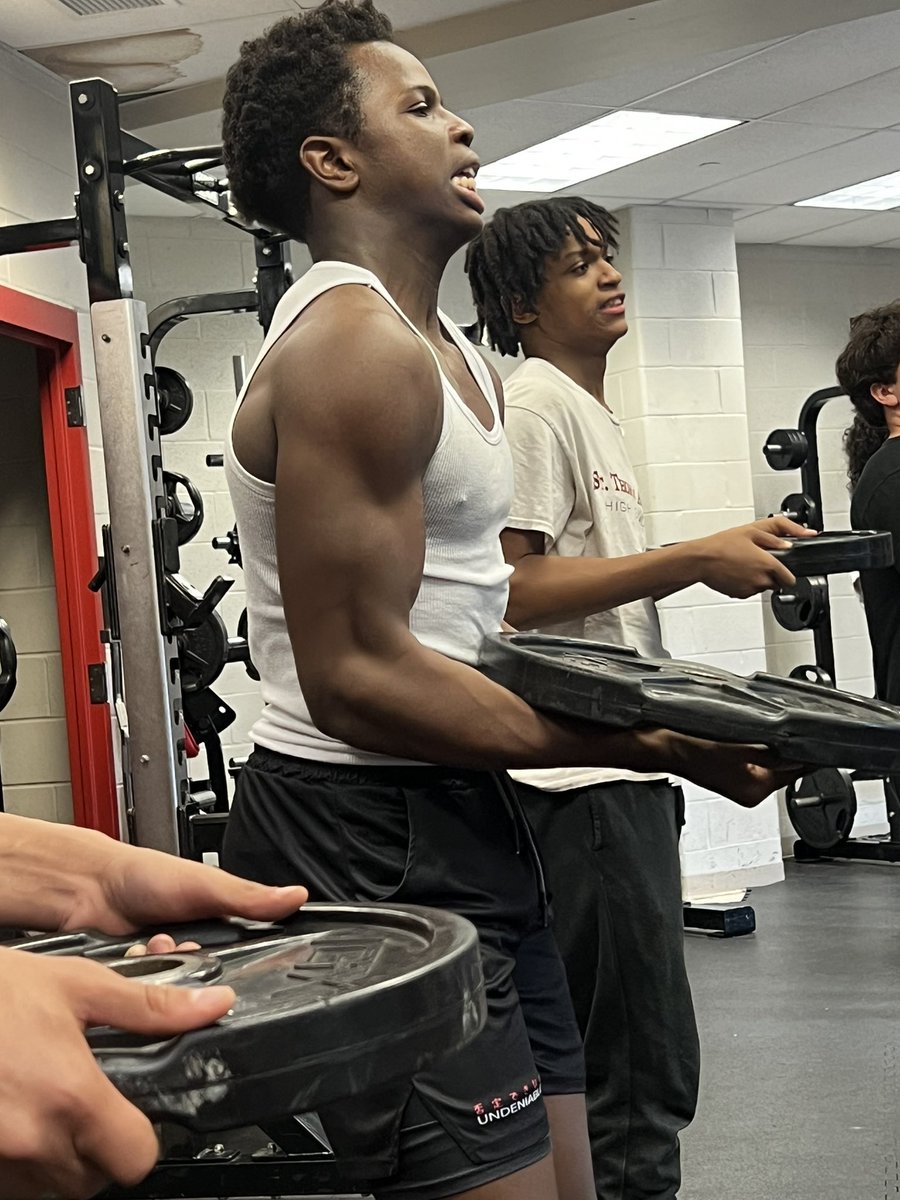 The weight room grind is real and the results are even more real  at @STATrojansFB , kids end the workout with a finisher that tests their will , their competitiveness , and their mental endurance !! #begreat #njhsfootball #statechampionshipmindset #team #teamwork @coachtholman