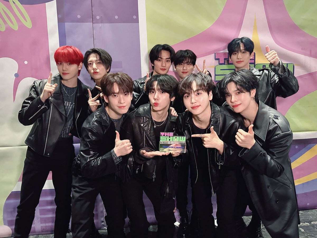 itvityz's tweet photo. I witnessed all of this...🥹🥹

LOVE OR DIE FIRST WIN
#CRAVITY4thWin
#LoveOrDie1stWin https://t.co/5DUF7A9Qyt
