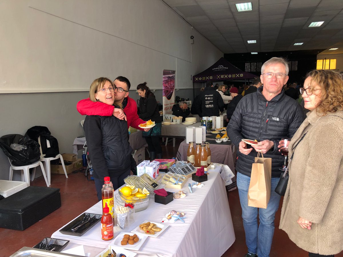 Al mal temps, bona cara! Gràcies a totes les persones i empreses que han fet possible que el Vermut dels Ametllers Florits d'Arbeca hagi estat un èxit. Esperem que la propera edició es pugui fer entre Ametllers.