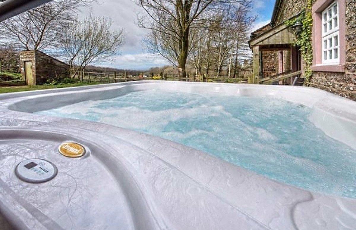 BHTubs Ltd tweet media