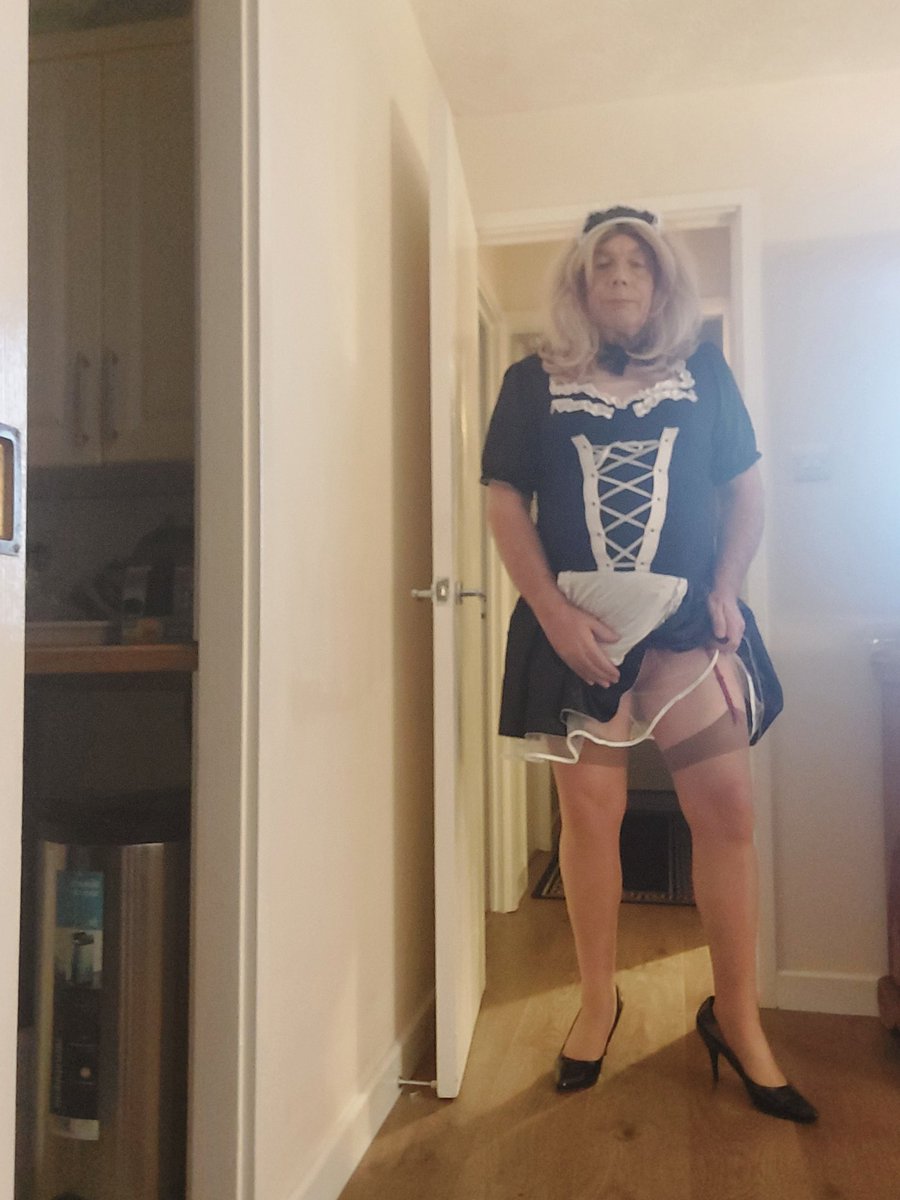 Sissy maid Emma from Kent loves doing housework and more