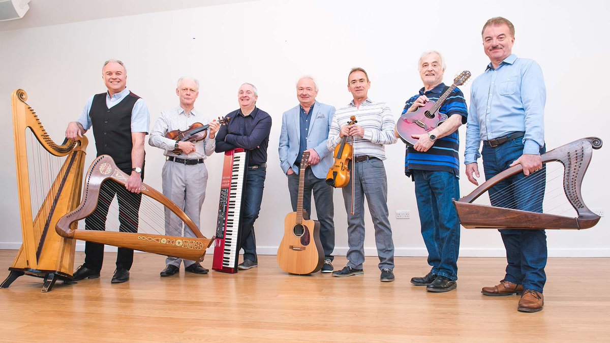 Edrych mlan i gal cwmni’r cerddor Geraint Cynan ar Bore Cothi heddi <a href="/BBCRadioCymru/">Radio Cymru</a> am brosiect ddiweddaraf Ar Log! Ma EP newydd mas <a href="/Sainrecords/">Sain</a> a gewch chi flas o ddwy bore ma! #arlog #Sain #BarddyGadairDdu #PaulMealor <a href="/PaulMealor/">Paul Mealor</a> 👌⭐️