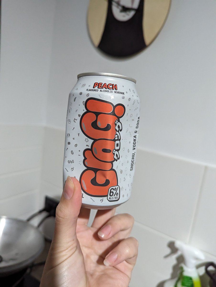 holly 💩 tweet media