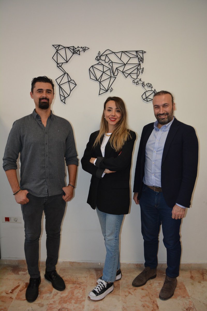 Mitraklip (Ameliyatsız Mitral Kapak Yetmezliği Tamiri) işlemi Denizli’de ilk defa Pamukkale Üniversitesi Hastanesi’nde Kardiyoloji Ana Bilim Dalı Öğretim Üyeleri Prof. Dr. Doğu Kılıç, Doç. Dr. İpek Büber ve Dr. Öğretim Üyesi Işık Tekin tarafından yapıldı.