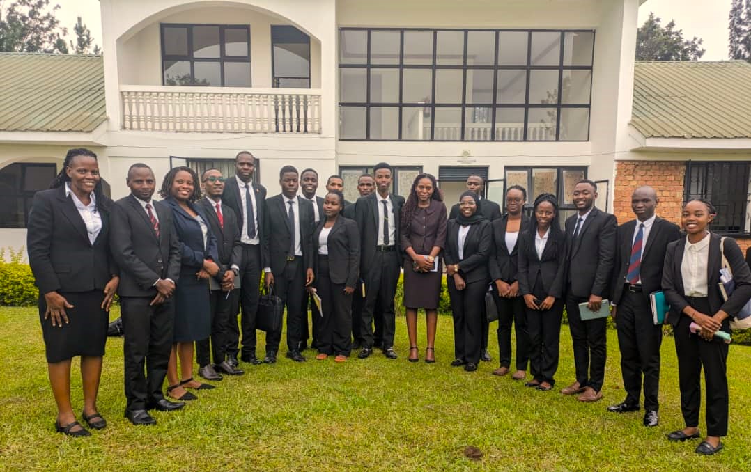 I interacted with the Continuing Legal Education students under the Legal Aid Clinic. Here is the story: ldc.ac.ug/director-comme…