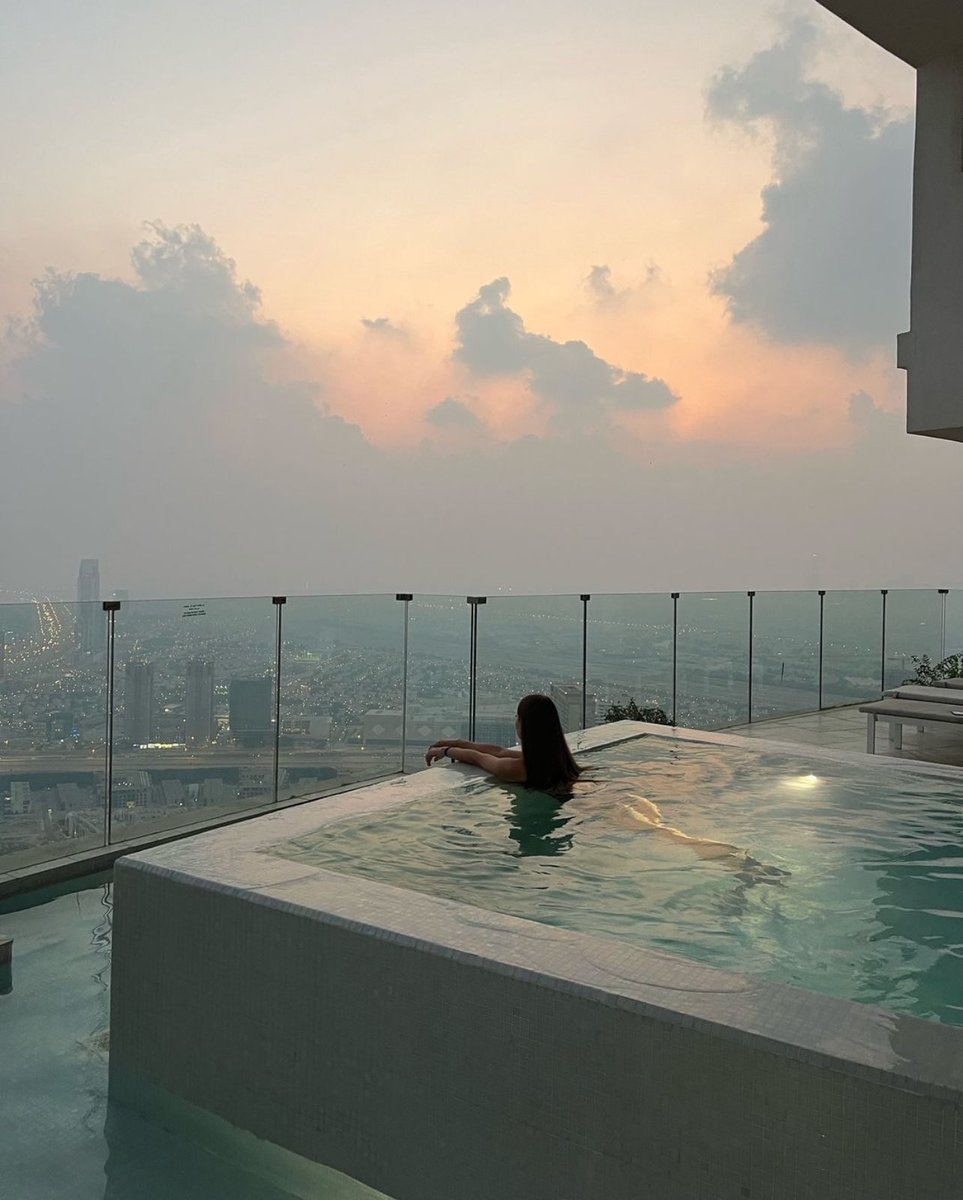 Unforgettable views at FIVE Jumeirah Village 🌆✨ 

📸: @kristy_zi 

For bookings, call +971 4 455 9999

#discoverfive #vibeatfive #fivehotelsandresorts #fivejumeirahvillage #skyling #penthouse #comeplay