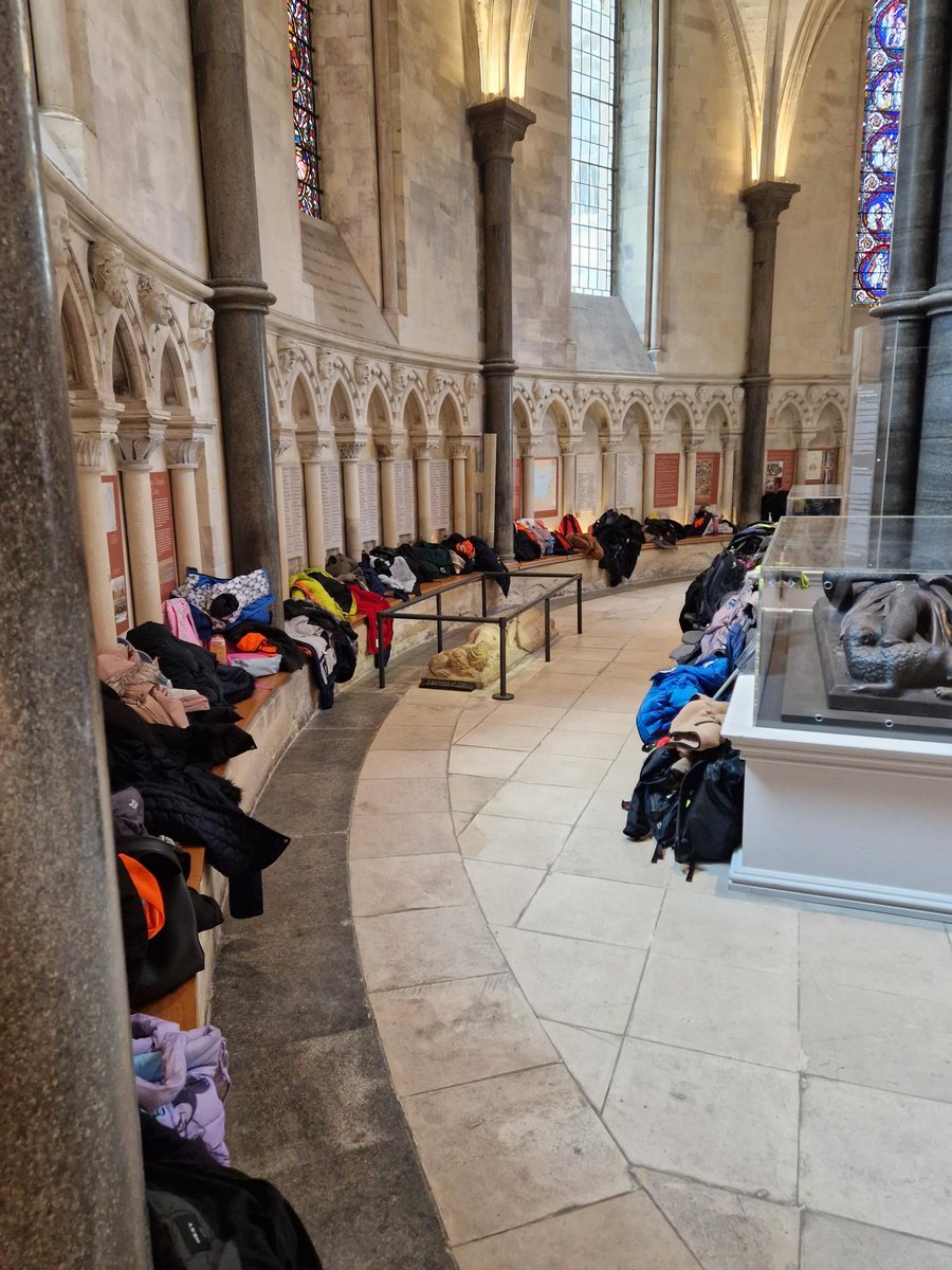 TempleChurchLDN's tweet photo. We have some special visitors today! #singingforall #education #outreach @ThomasAllery @middletemple @TheInnerTemple https://t.co/rOn6QEmG7Z