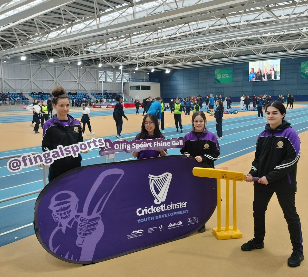 Enjoying cricket activities today at @SportIreCampus in Abbottstown are 10 local girls' secondary schools partaking in the now annual Women in Sport 'Exercise Energise' event. @FingalSports @lecheiless