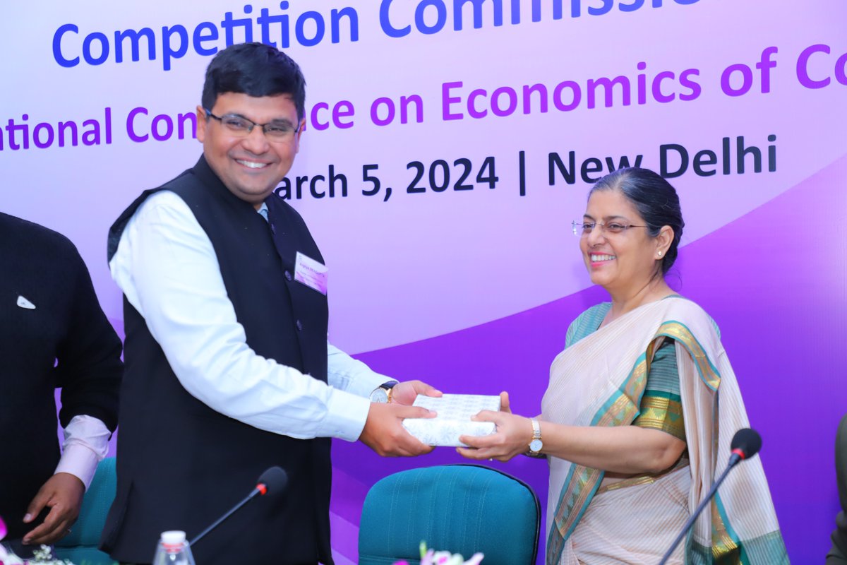 CCI_India's tweet photo. Dr. Arghya Sengupta, Founder and Research Director, Vidhi Centre for Legal Policy moderated the Plenary Session on “Artificial Intelligence: Challenges And Opportunities” at the 9th National Conference on Economics of Competition Law.”
#CCI #PIB #EconomicsConference https://t.co/ysovIHbCqL