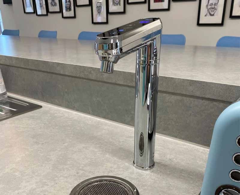 Officeology fitted <a href="/AncestryUK/">Ancestry UK</a>'s central London office with an <a href="/AquaLibraCo/">AquaLibraCo</a> illi tap.

Ayan, the Office Manager, said: “It’s been great in the office. No need for a kettle as it provide hot water as well as cold and super easy to use”.

Find out more: officeology.com/officeology-ca…