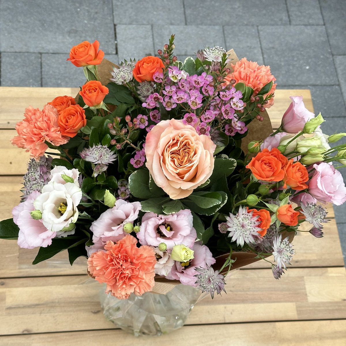 While #facebook and #instagram are down, you may as well do some online shopping and get your Mother’s Day bouquets ordered for Sunday! Head over to flowersbysimpsons.com/shop/Mother's_… to have a browse and order for #inverness and mainland #highland delivery 🩷🌷