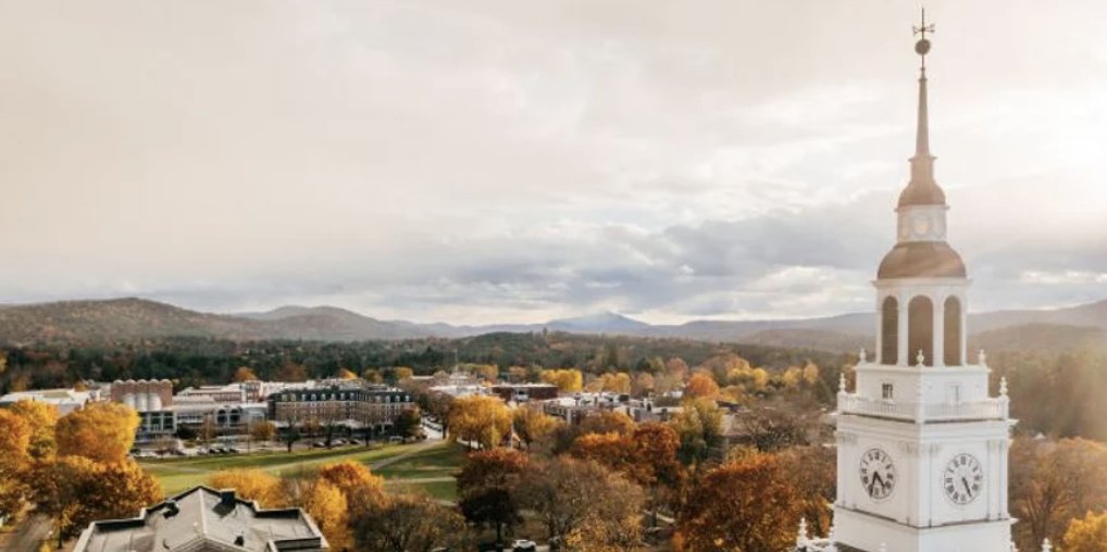 My lab at Dartmouth is recruiting a new lab manager! This is a fantastic position to launch a graduating senior into a PhD in neuroscience, MD program, or another scientific career. Please RT! robertsonlab.com/current-openin…