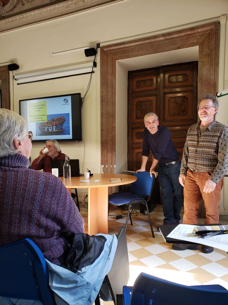 Première journée du notre séjour italien pour lutter contre les idées des extrêmes droites ✊merci pour l'accueil et les échanges #cemea #cemeadelmezzogiorno #csvlazio