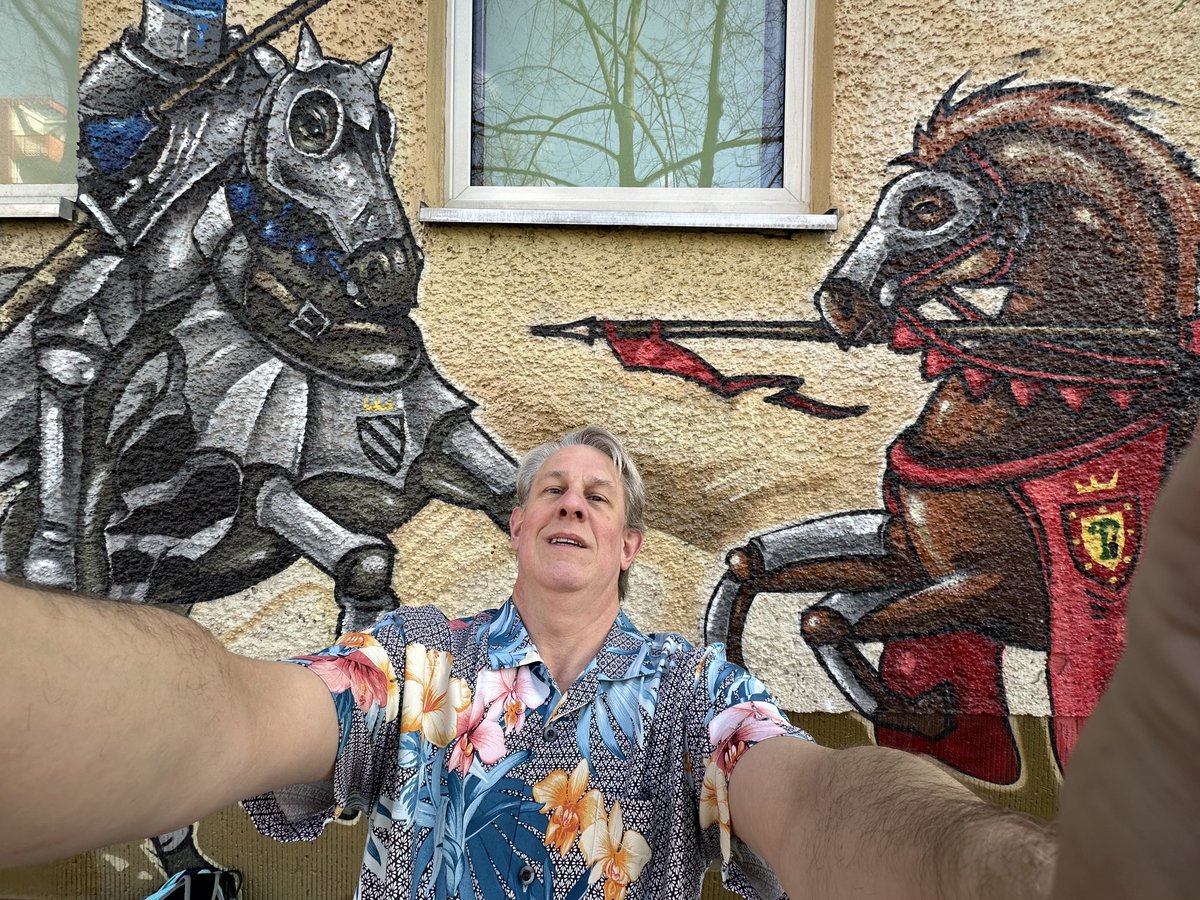 shanecurcuru's tweet image. Forgot to post today’s #FOSSBack Hawaiian shirt, here with more beautiful Berlin street art.